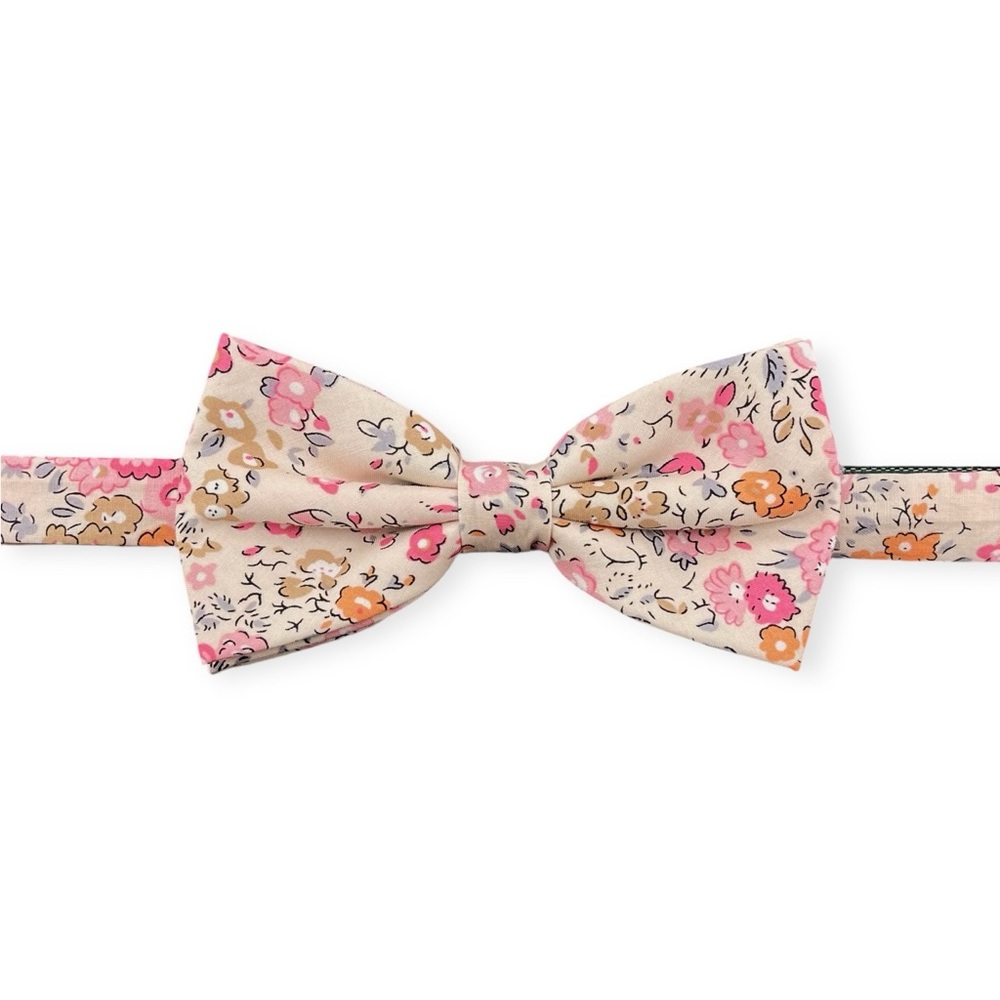 Champagne Pink Ditsy Floral Pre-Tied Boys Bow Tie
